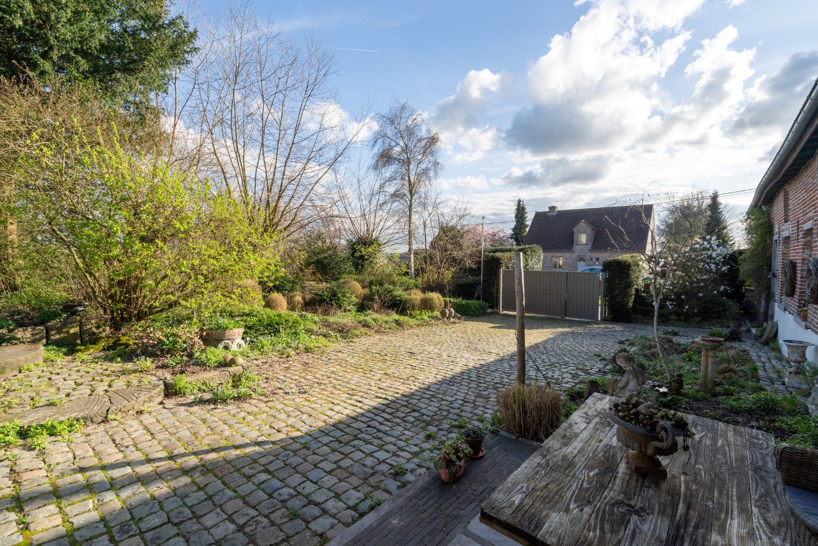 Molenhuis met vergezichten op een heuvel in Pajottenland foto 24