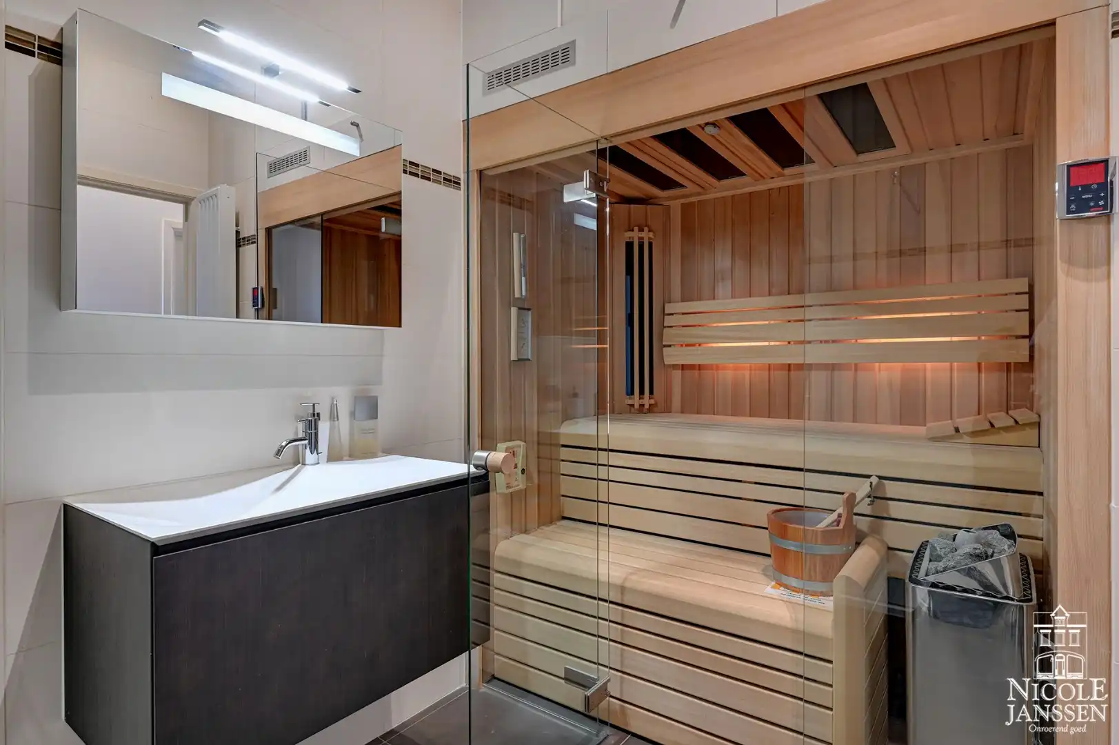 Exclusief duplex-appartement van 130m² met terrassen en autostandplaats foto 14