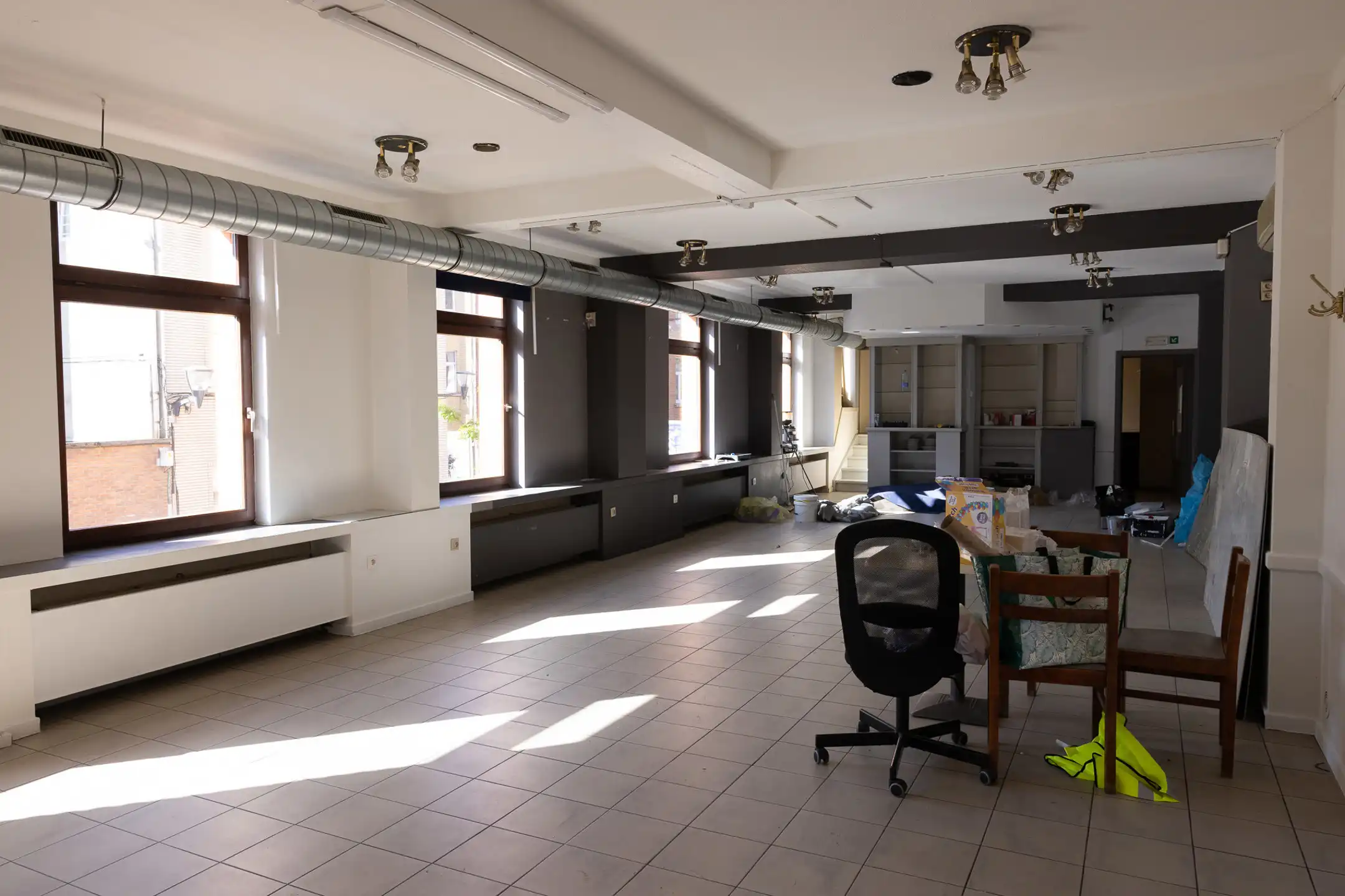 JETTE – HOEKGEBOUW ±540 M² – HANDELSRUIMTE + WONING  foto 7