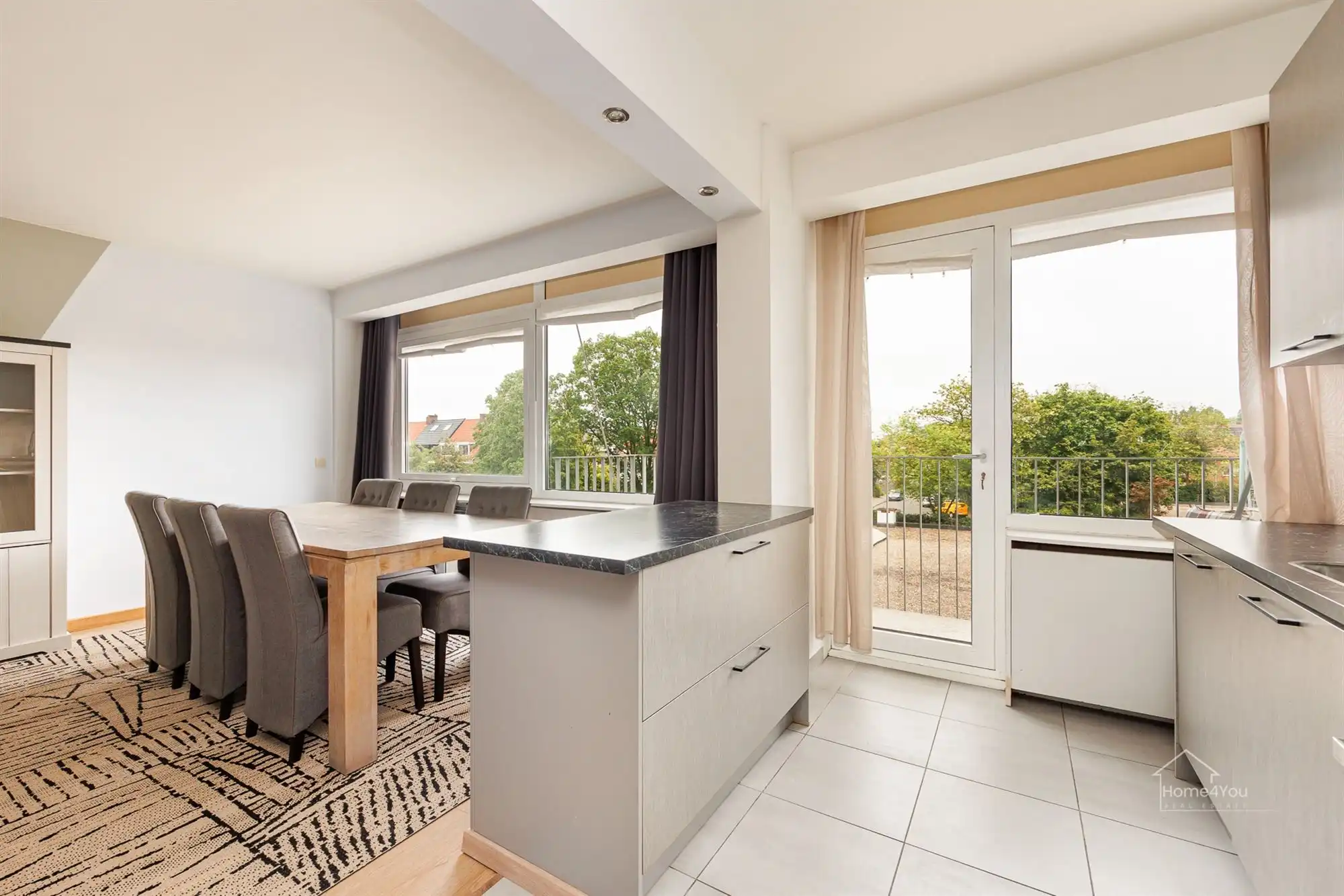 Instapklaar appartement met 2 terrassen  foto 5