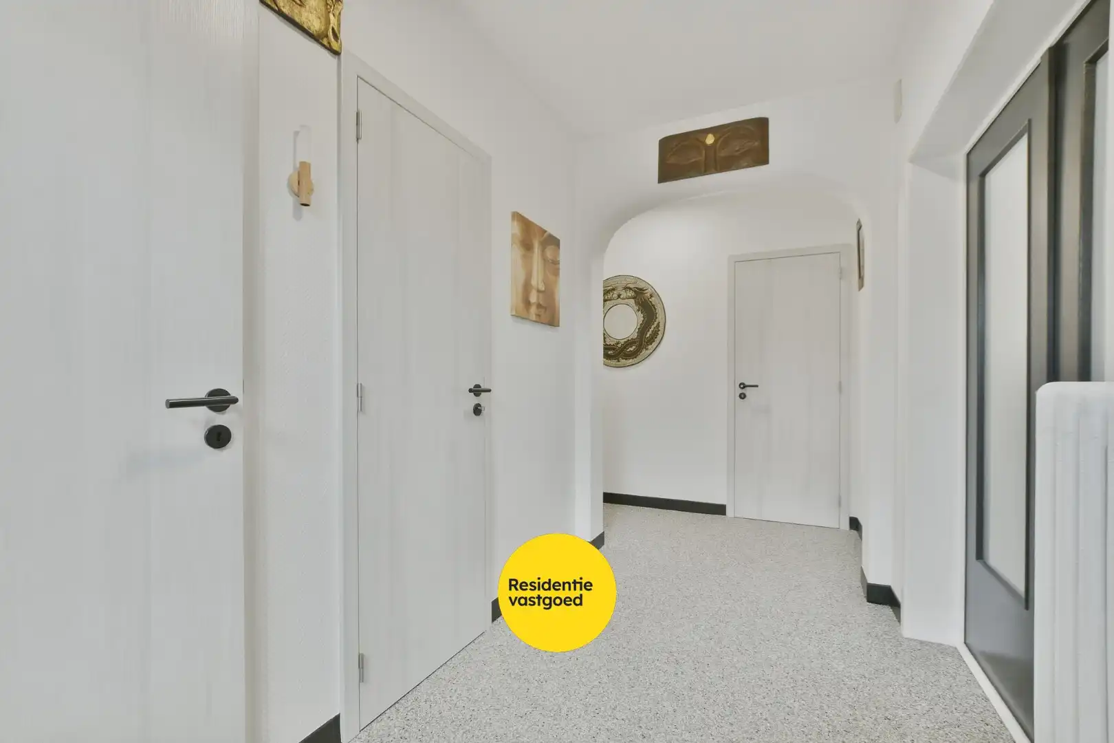 Instapklare en volledig gerenoveerde bungalow met 3 slaapkamers, tuin en garage vlak bij bos en centrum van De Haan foto 8