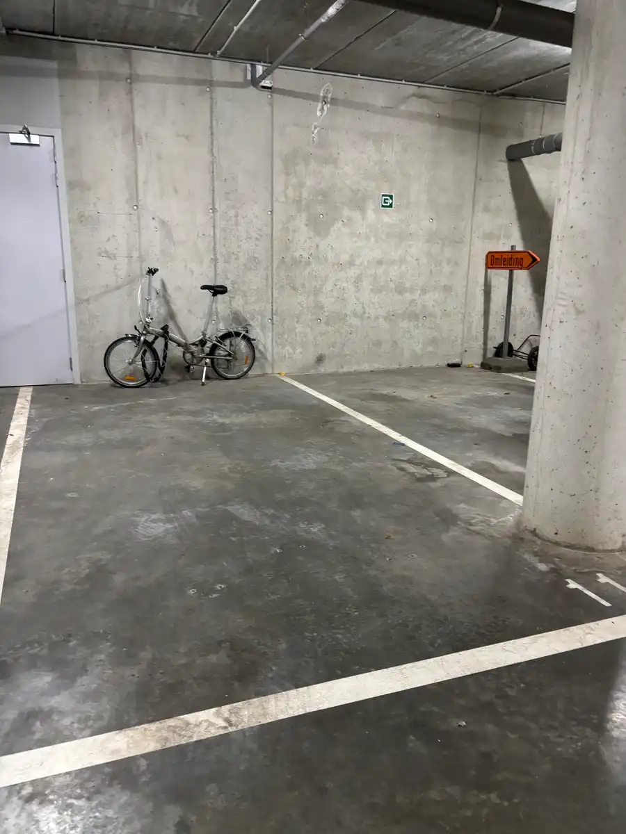 Ondergrondse autostaanplaats foto 3