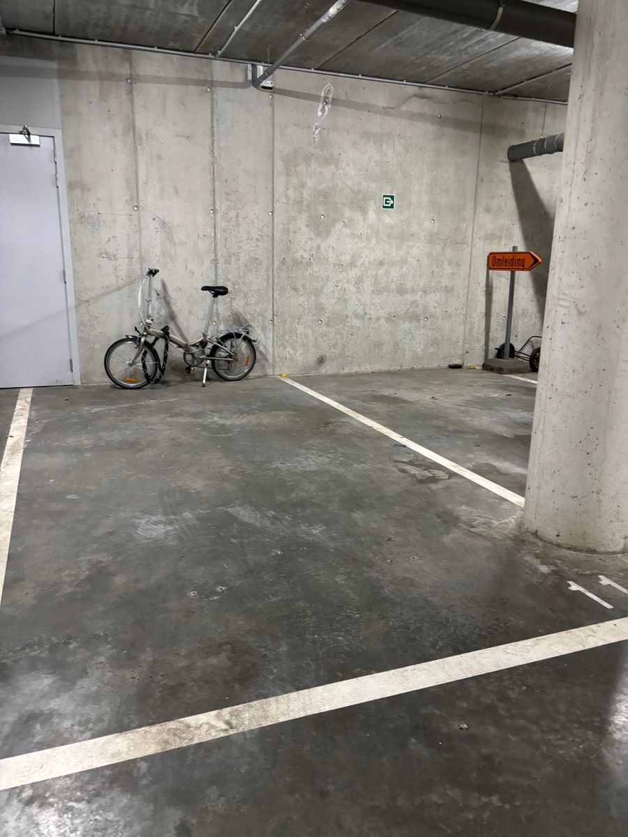 Ondergrondse autostaanplaats foto 3