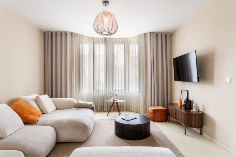 Prachtige woning met meerdere mogelijkheden, wonen en werken combineren of kangoeroewoning. foto 5