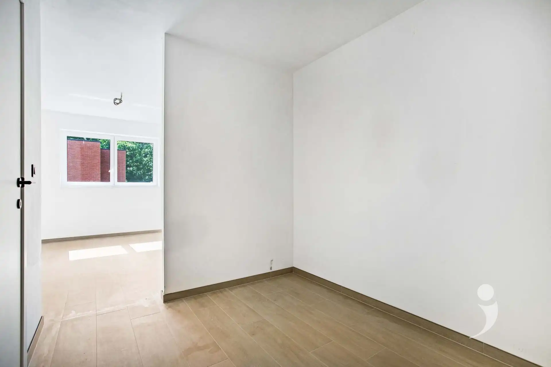 Knappe nieuwbouw woning op een rustige locatie!  foto 16