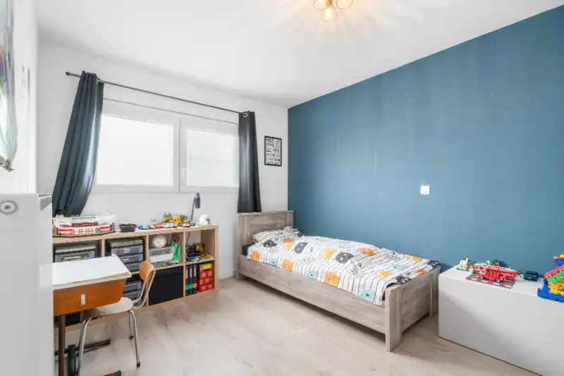 Mooie recente woning met 4 slaapkamers op 410m² foto 12