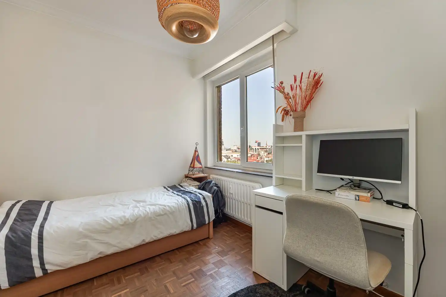 lichtrijk appartement met terras op de hoogste verdieping foto 11