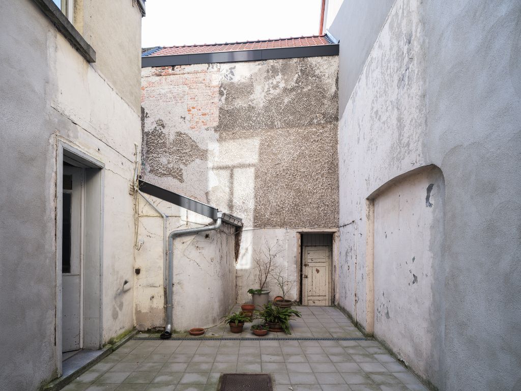 Karaktervolle herenwoning (= kantoor) met buitenruimte aan de Coupure foto 5