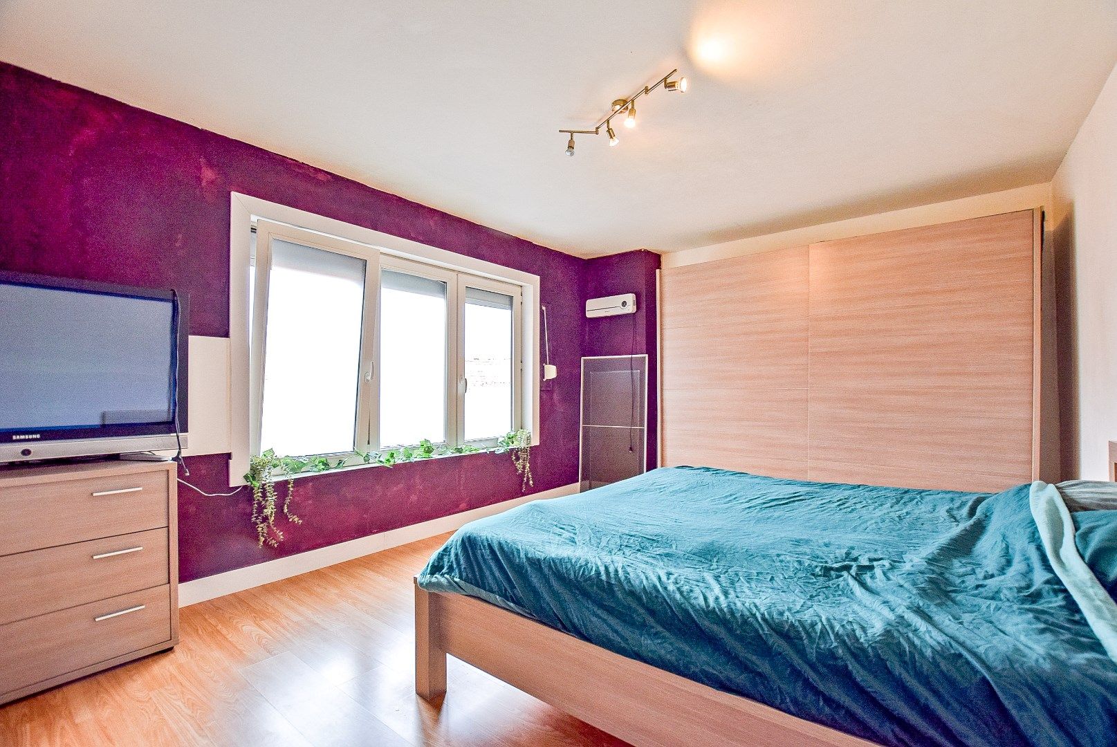 Instapklare rijwoning met 3 slaapkamers en tal van mogelijkheden. foto 9