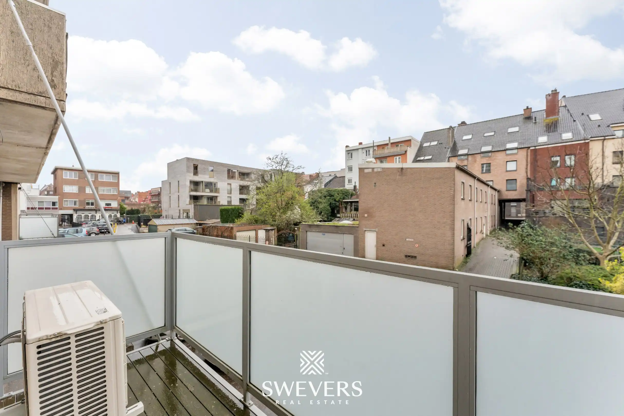Modern en instapklaar appartement in hartje Genk met uitstekende investeringsopportuniteit foto 16