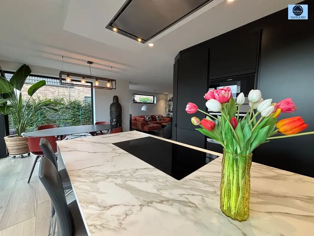 LUXUEUZE RECENTE WONING MET 3 SLAAPKAMERS, GARAGE EN TUIN foto 9