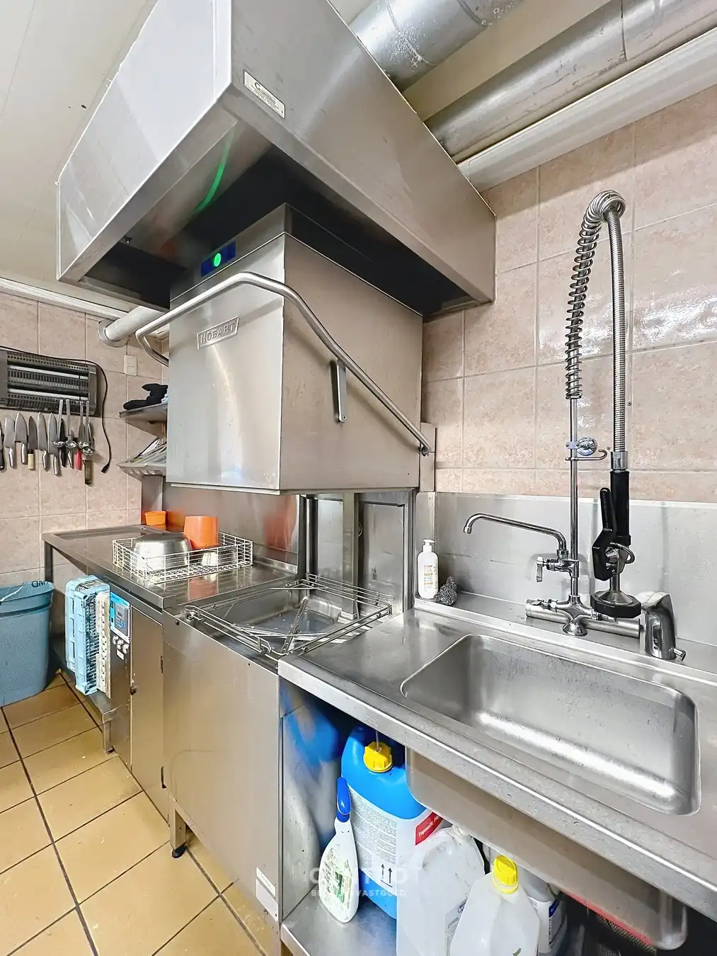 Prachtig, landelijk gelegen restaurant (150 couverts) op ± 3.400 m², VOLLEDIGE horeca-inboedel inbegrepen, met bewezen horeca-concept te HOOGLEDE! foto 26