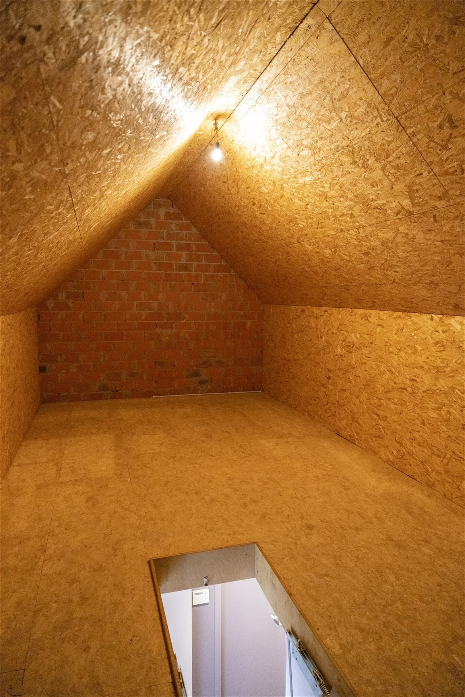 Kwalitatief afgewerkte woning met zonnige tuin, 3 slaapkamers en bureau. foto 27