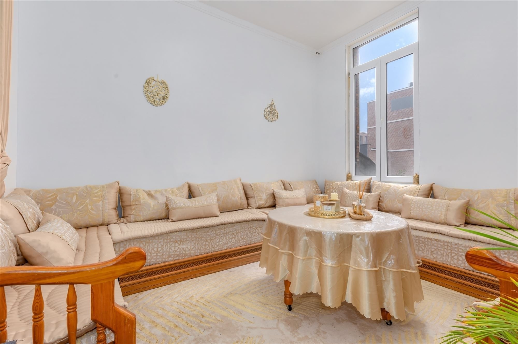 Ruime woning met 4/5 slpk en magazijn  foto 3