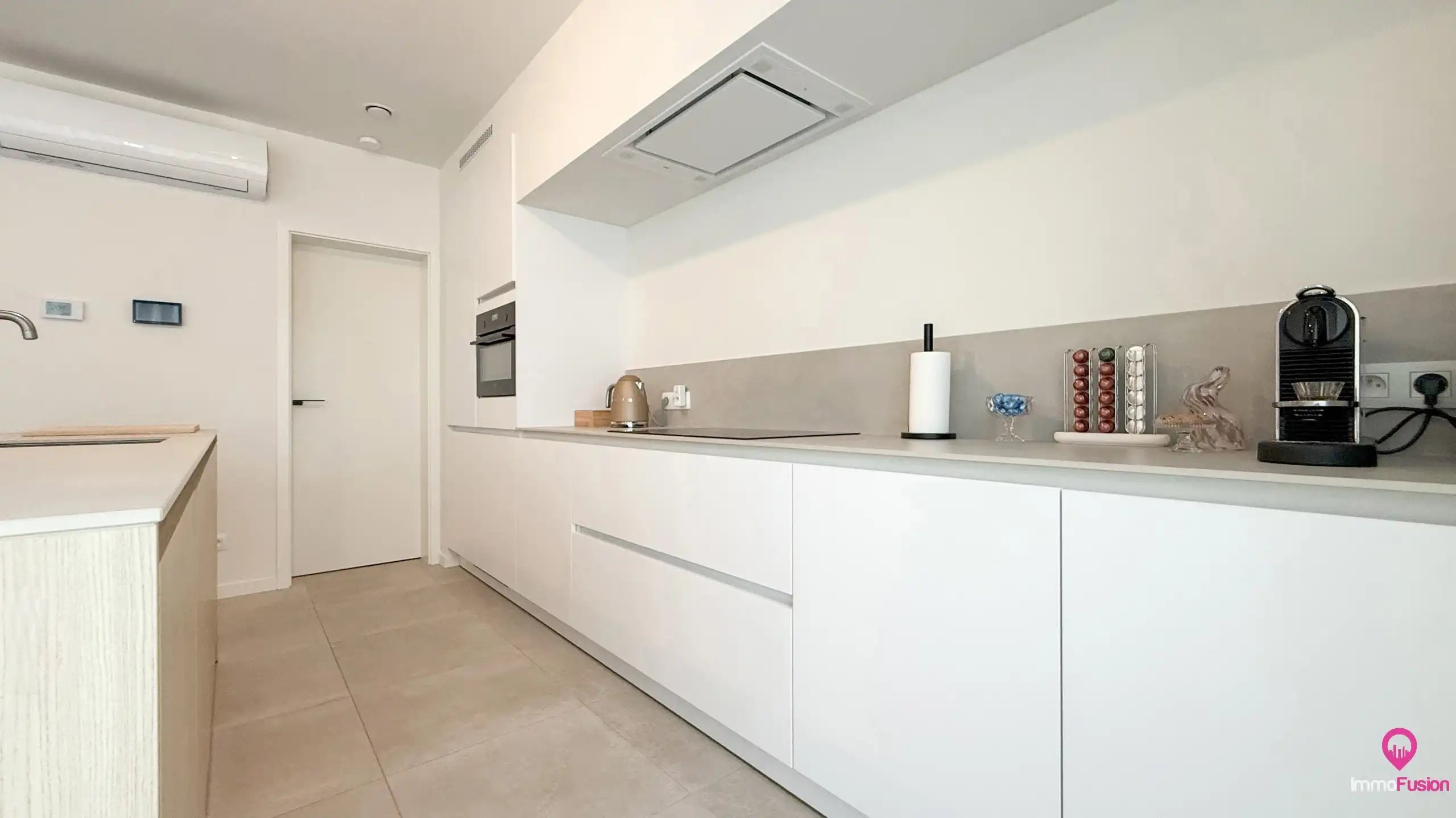 Stijlvolle nieuwbouwwoning met diepe tuin + vloerverwarming! foto 17