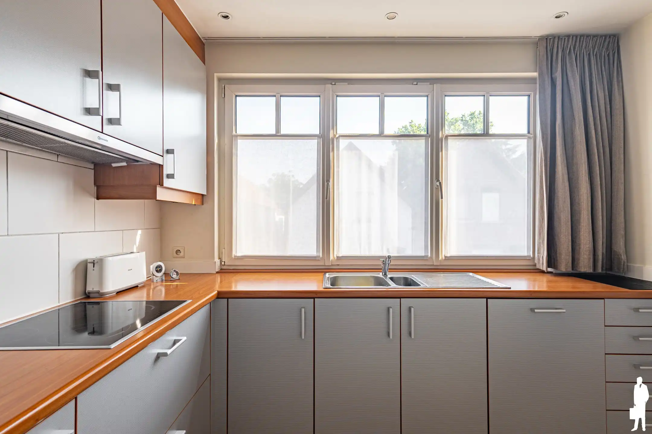 Twee-slaapkamerappartement met terras en garagebox foto 5