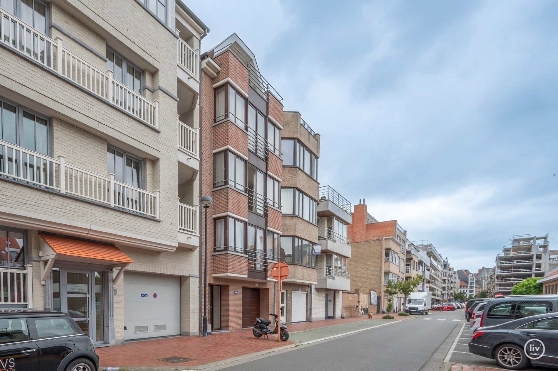 OPENDEURDAG 26/10 tussen 14 u en 16 u : Lichtrijk zuidgerichte duplex met 3 slaapkamers en een open zicht op enkele meters van het strand en de winkelstraten.  foto 12