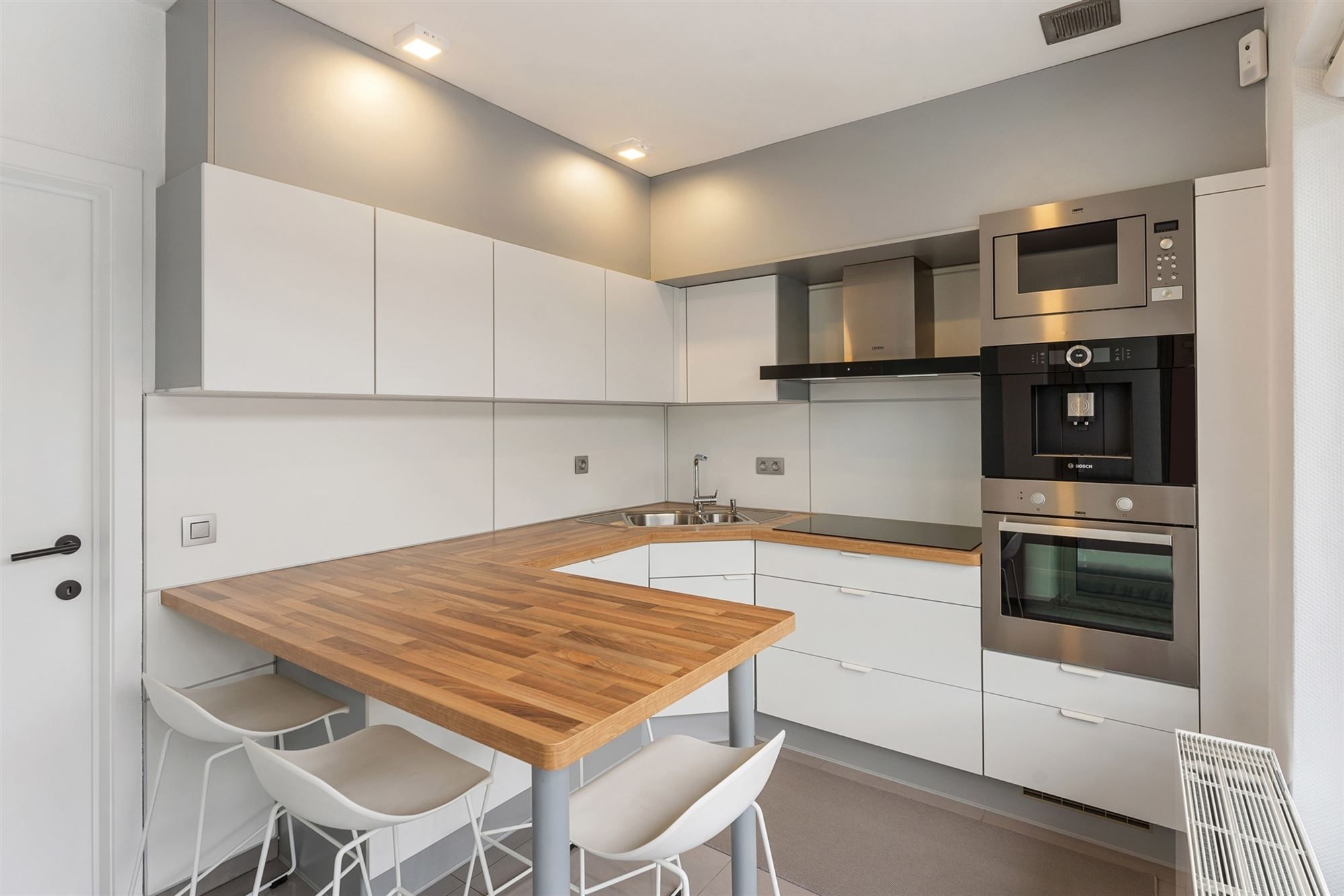 PRACHTIG GERENOVEERDE WONING MET 3 SLAAPKAMERS UITERST RUSTIG GELEGEN IN DE NABIJHEID VAN TESSENDERLO CENTRUM foto 9
