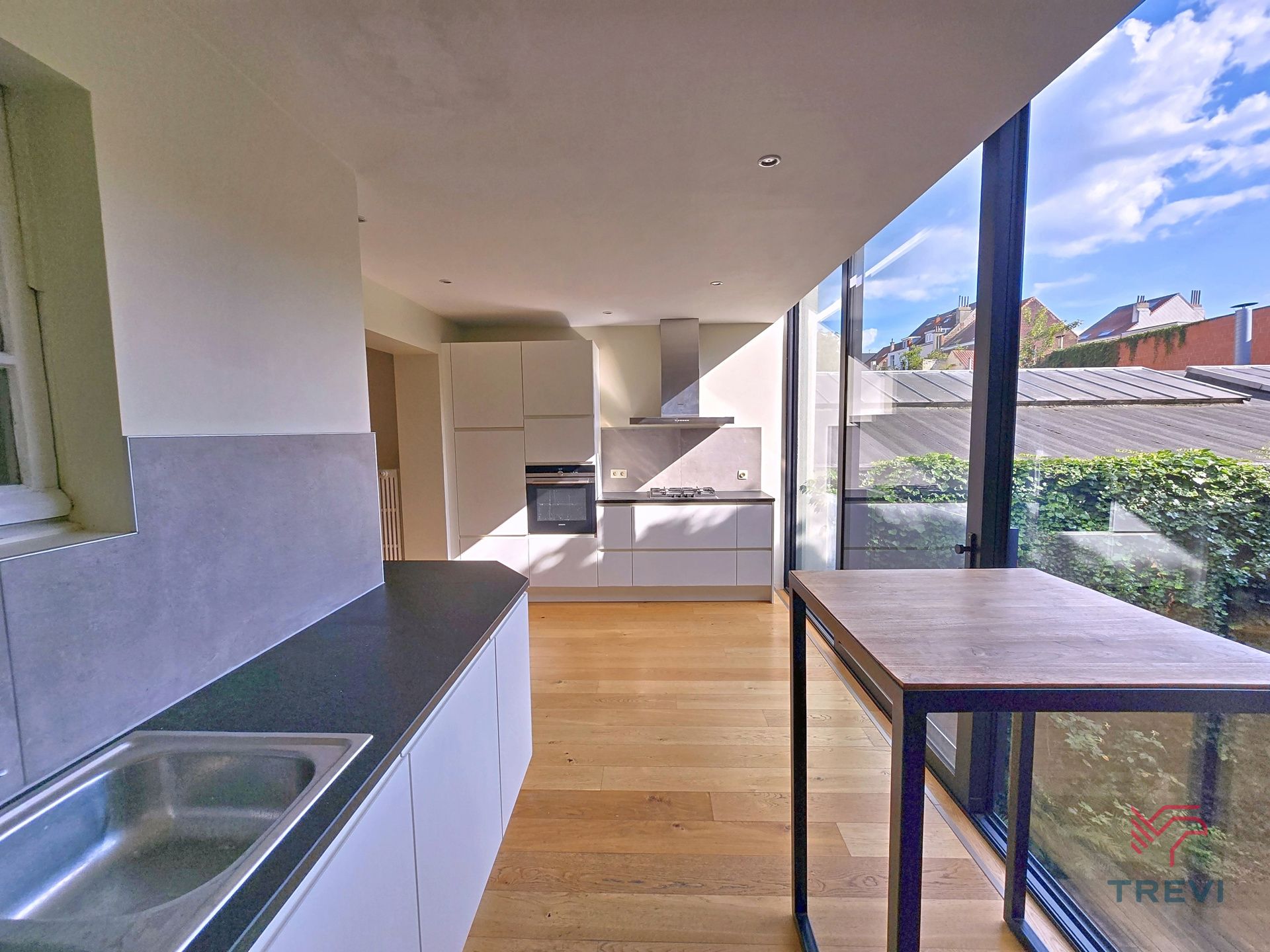 Ruim huis van ± 240 m², ideaal voor een woongroep foto 3