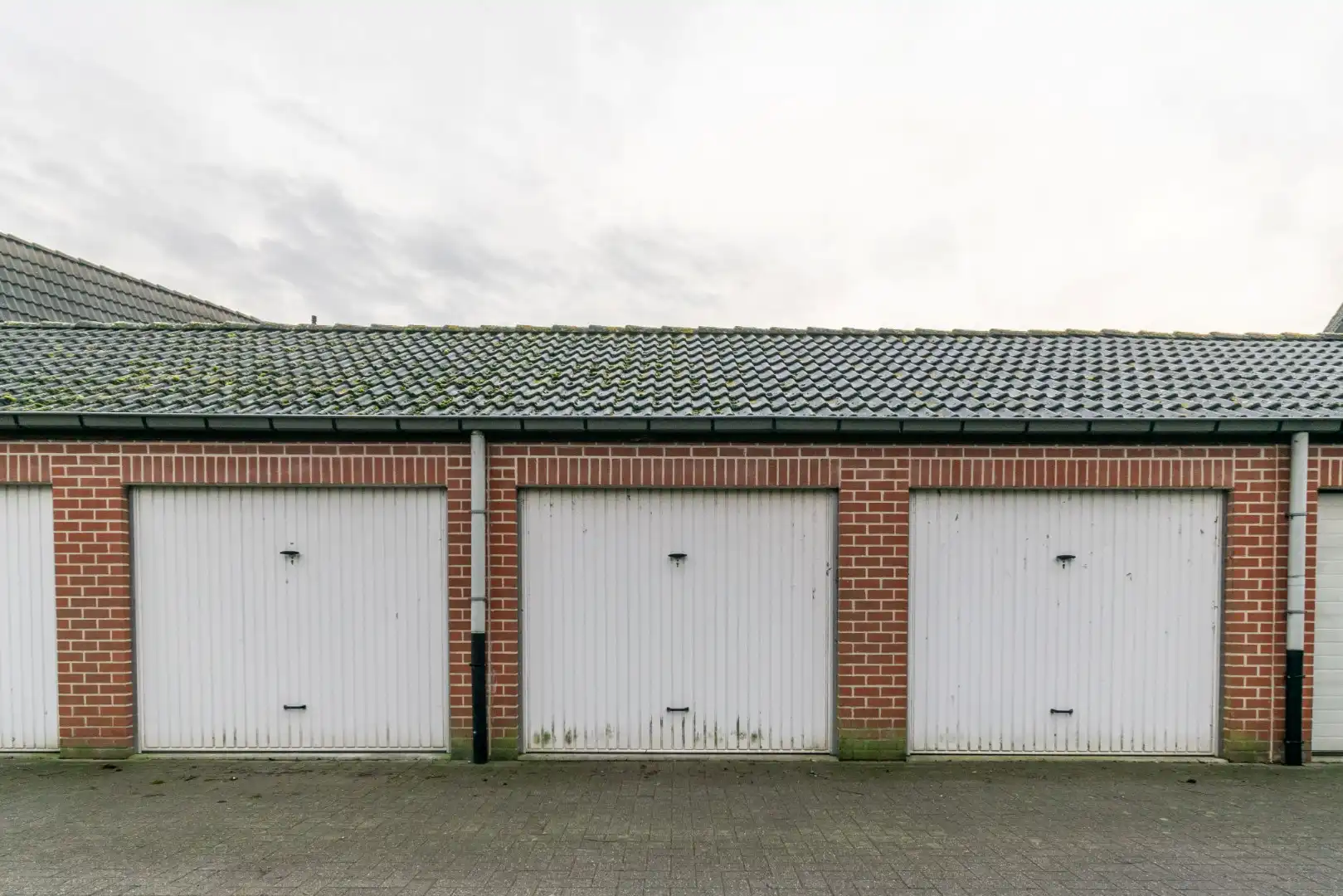 INSTAPKLARE WONING MET 3 SLAAPKAMERS, TUIN & GARAGE ! foto 14