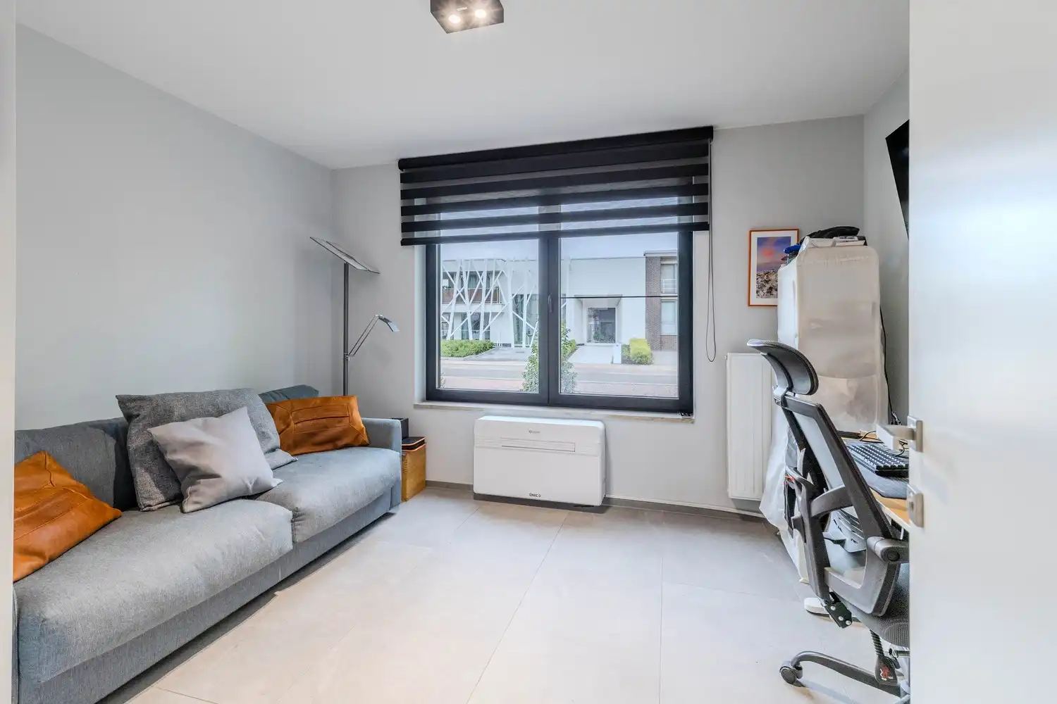 Stijlvol gelijkvloers 2-slaapkamerappartement met 2 badkamers, ruim terras en stadstuin in Lanaken foto 20