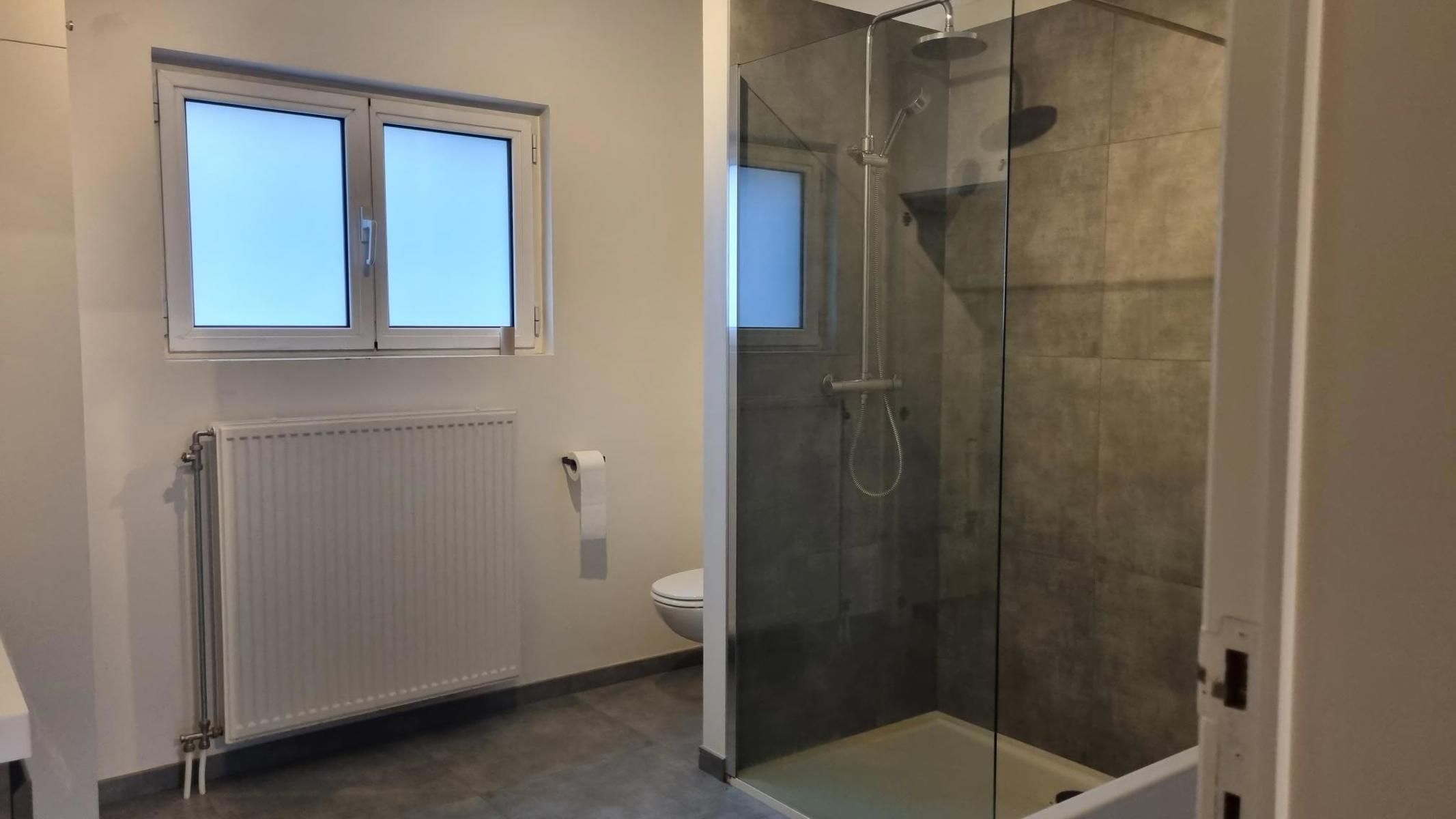 Instapklaar appartement gelegen op het Trendy Eilandje. foto 8