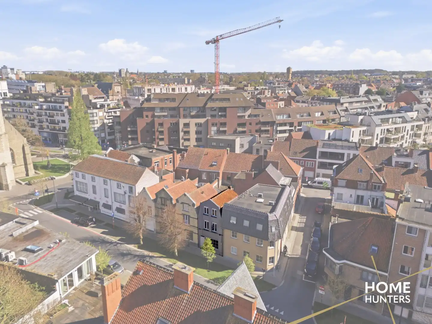 Charmante en instapklare woning met unieke stadskoer en garage foto 24