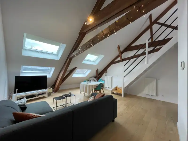Prachtig dakappartement tussen het Zuid en Sint-Annaplein foto {{pictureIndex}}
