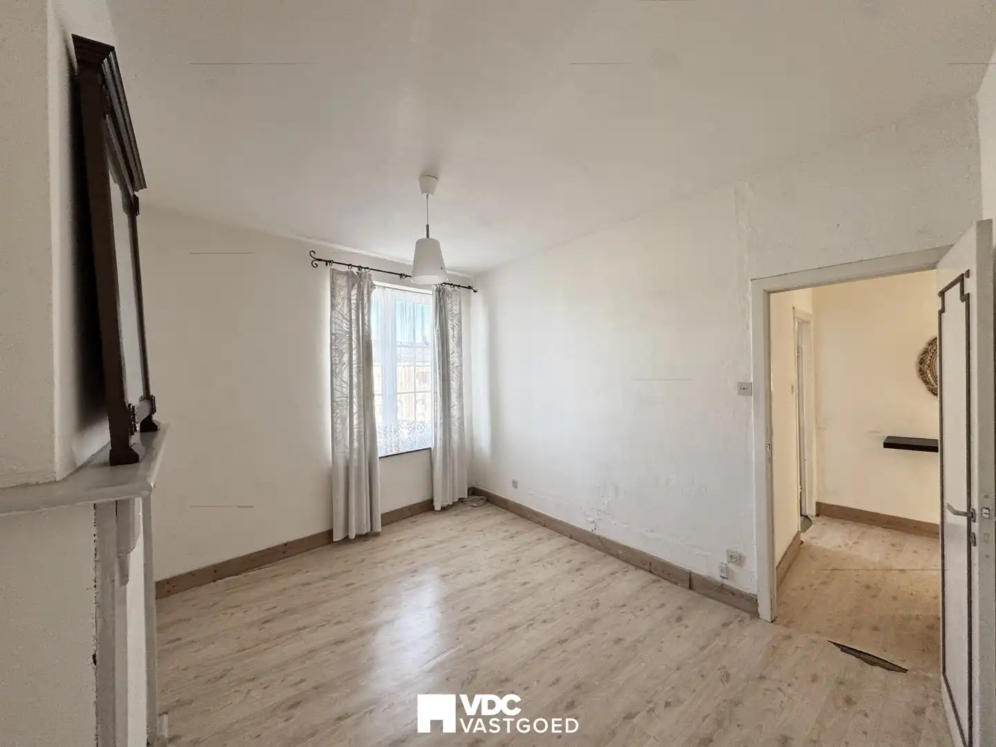 Te renoveren stadswoning met potentieel in centrum Borgloon foto 9