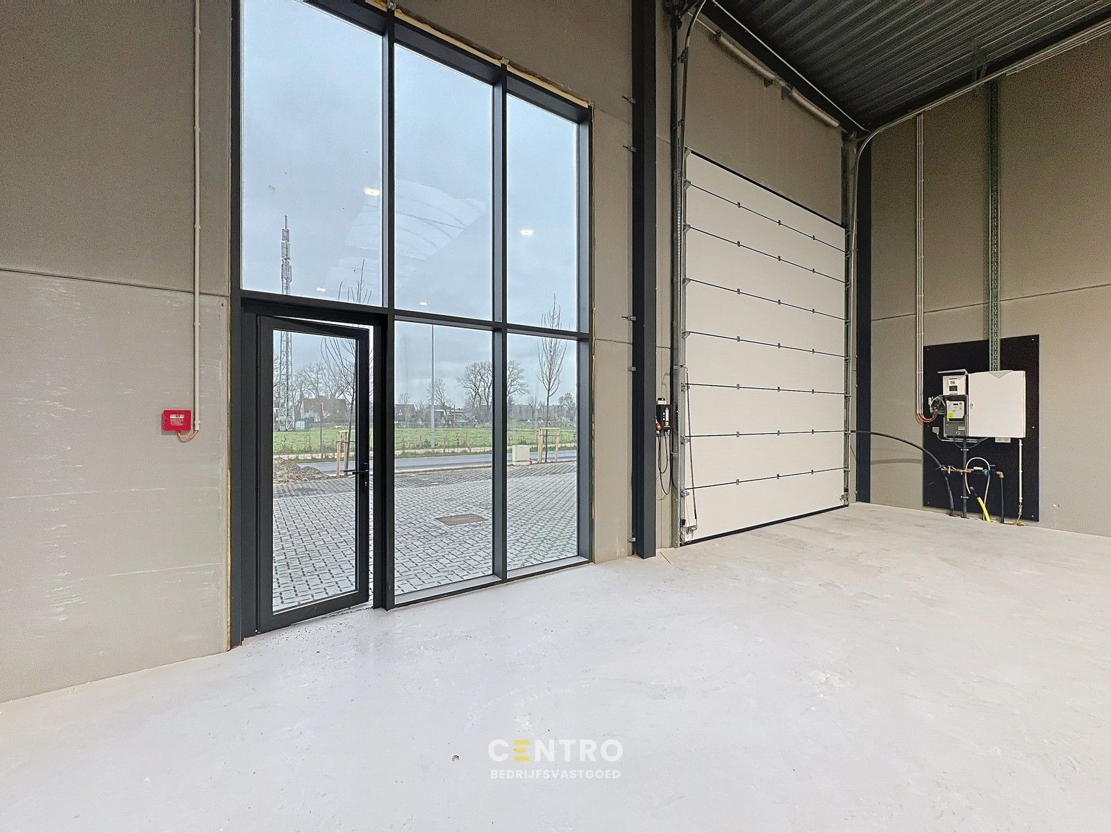NB-magazijn van ± 275 m² (incl. 2 parkeerplaatsen!) en moderne glaspartij in driehoek TIELT-DEINZE-WAREGEM ! foto 11