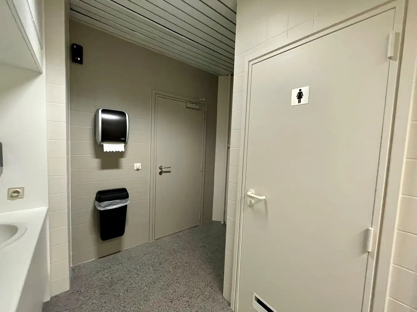 van 100m² tot 900m² kantoren/praktijkruimte foto 16
