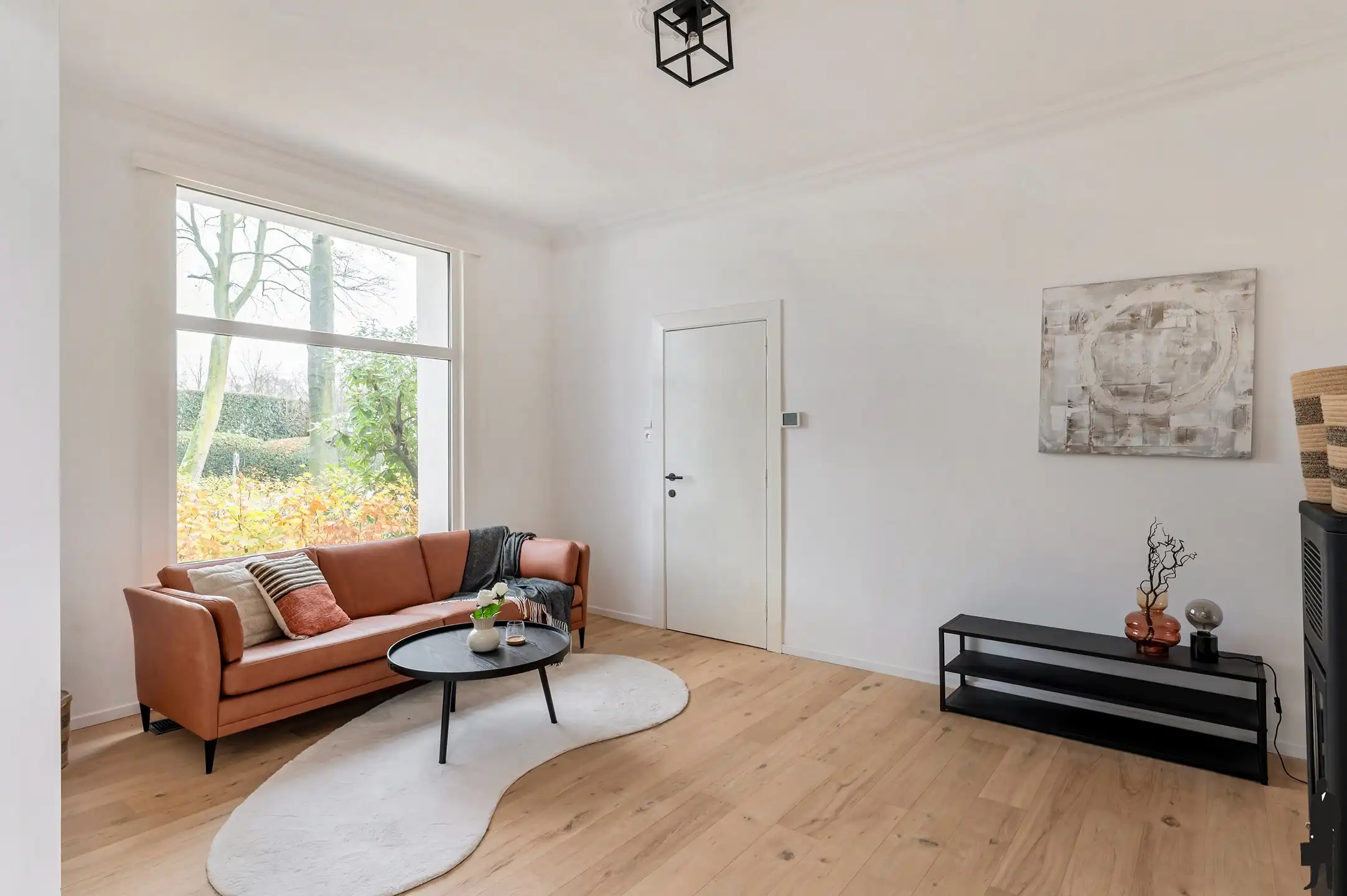 Gerenoveerde woning op ca. 520m2 met 3 slaapkamers en bureau foto 4