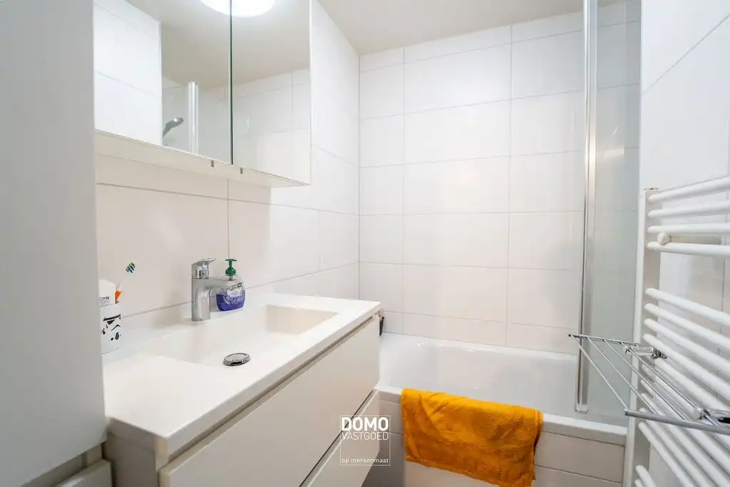 MODERN EN ENERGIEZUINING APPARTEMENT MET 1 SLAAPKAMER EN EIGEN PARKING TE BILZEN foto 8