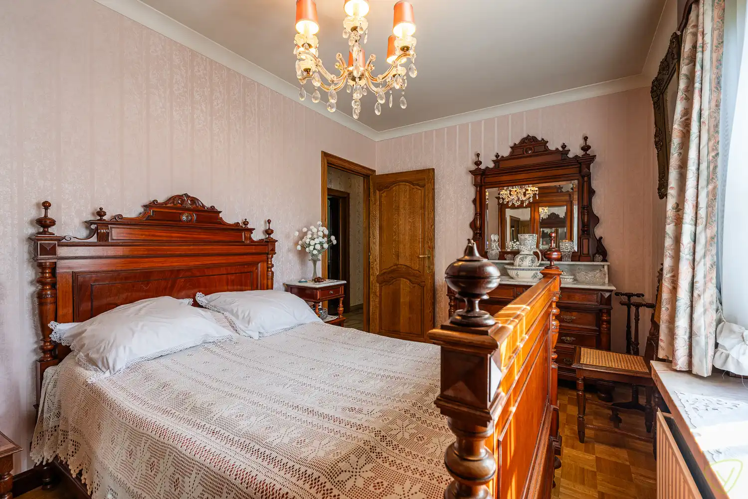 Prachtige en residentieel gelegen villa te Eeklo. foto 18