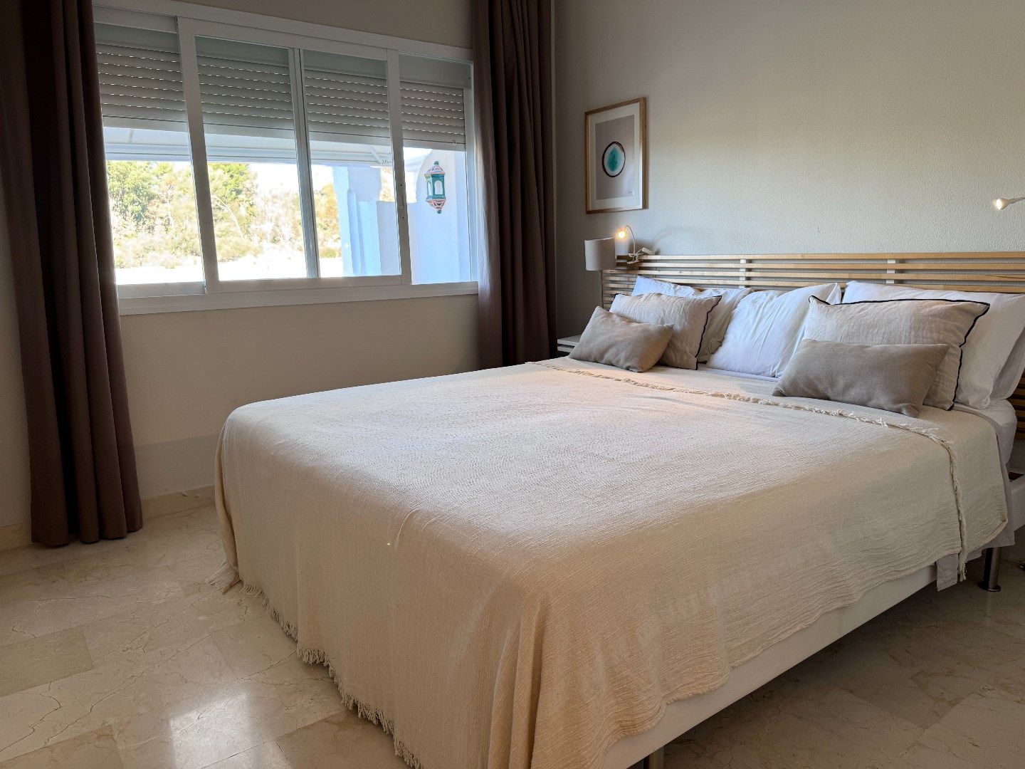 Aangenaam instapklaar en bemeubeld appartement op de golf van La Quinta, Benahavis. foto 5