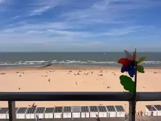 Leuk appartement met 1 slaapkamer en frontaal zeezicht in residentie Balmoral, Oostende  foto 5