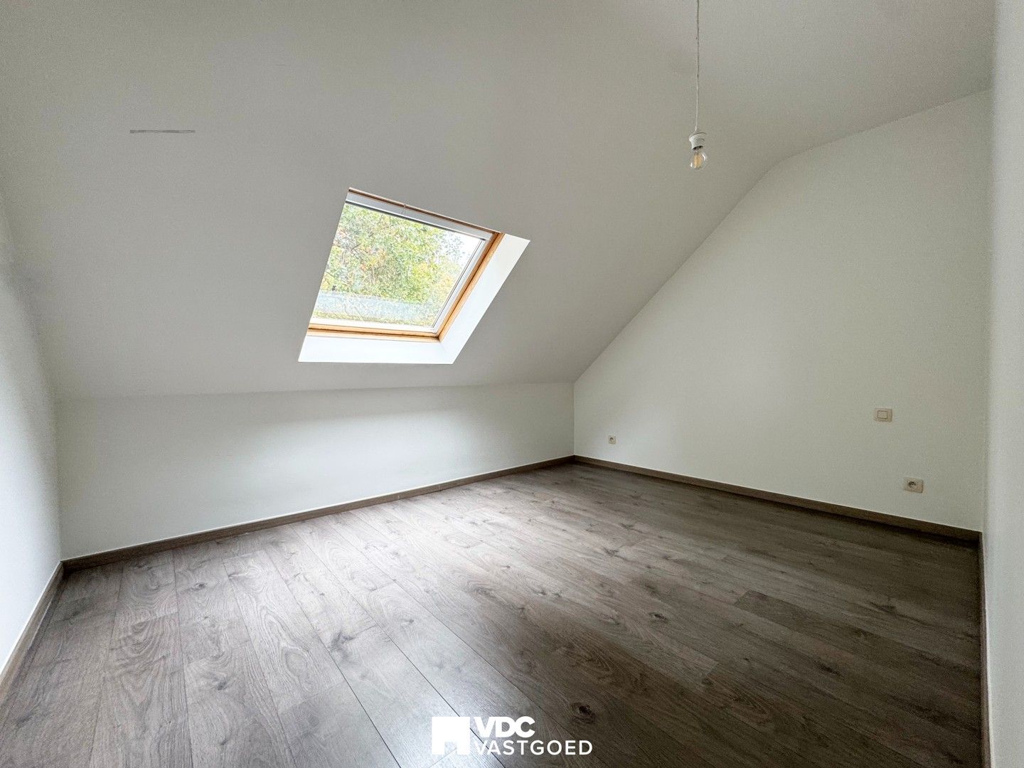 Zeer mooi en ruim duplex-appartement met 4 slaapkamers en groot terras in groene omgeving foto 11