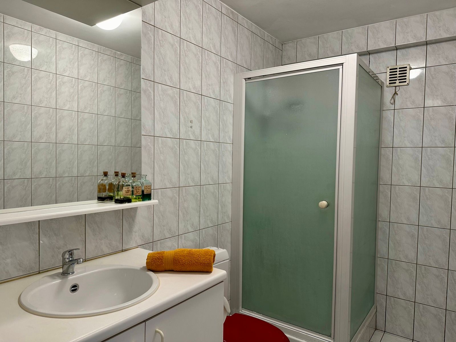 Lichtrijk appartement in centrum Merelbeke foto 3