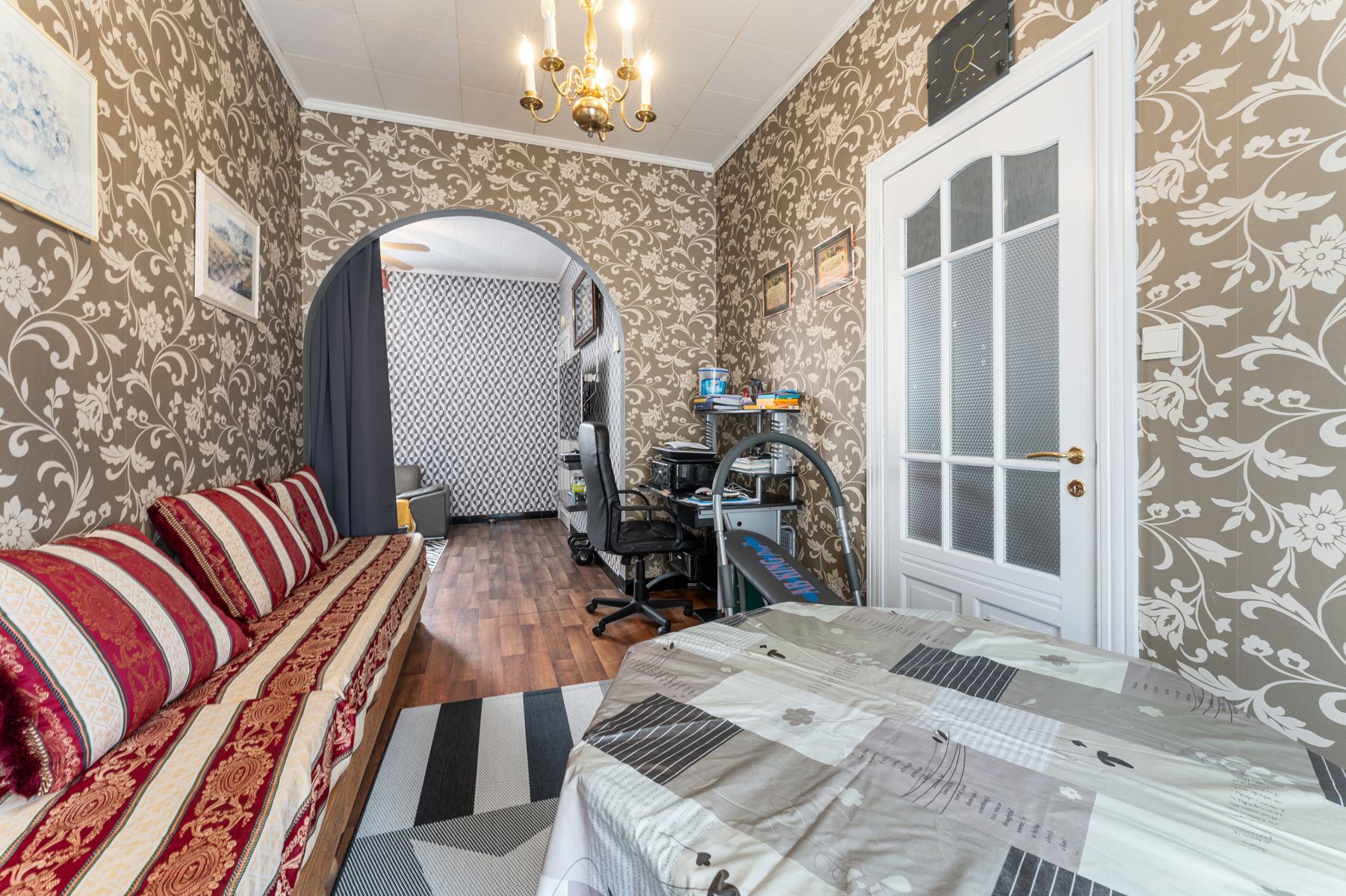 Vernieuwde woning,  gelegen te Roeselare met tuin en garage  foto 10