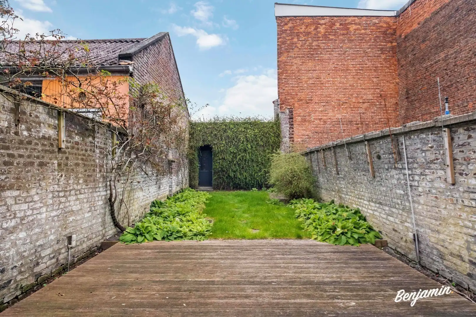 Ruime, verzorgde rijwoning met 4 slaapkamers, tuin en garage op centrale ligging te Menen foto 3