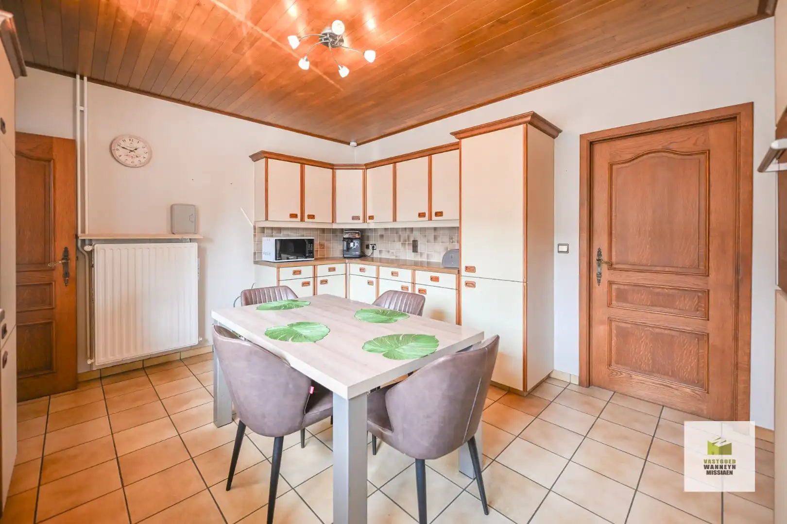 Gelijkvloerse alleenstaande woning met 5 slaapkamers op 657m2 foto 6