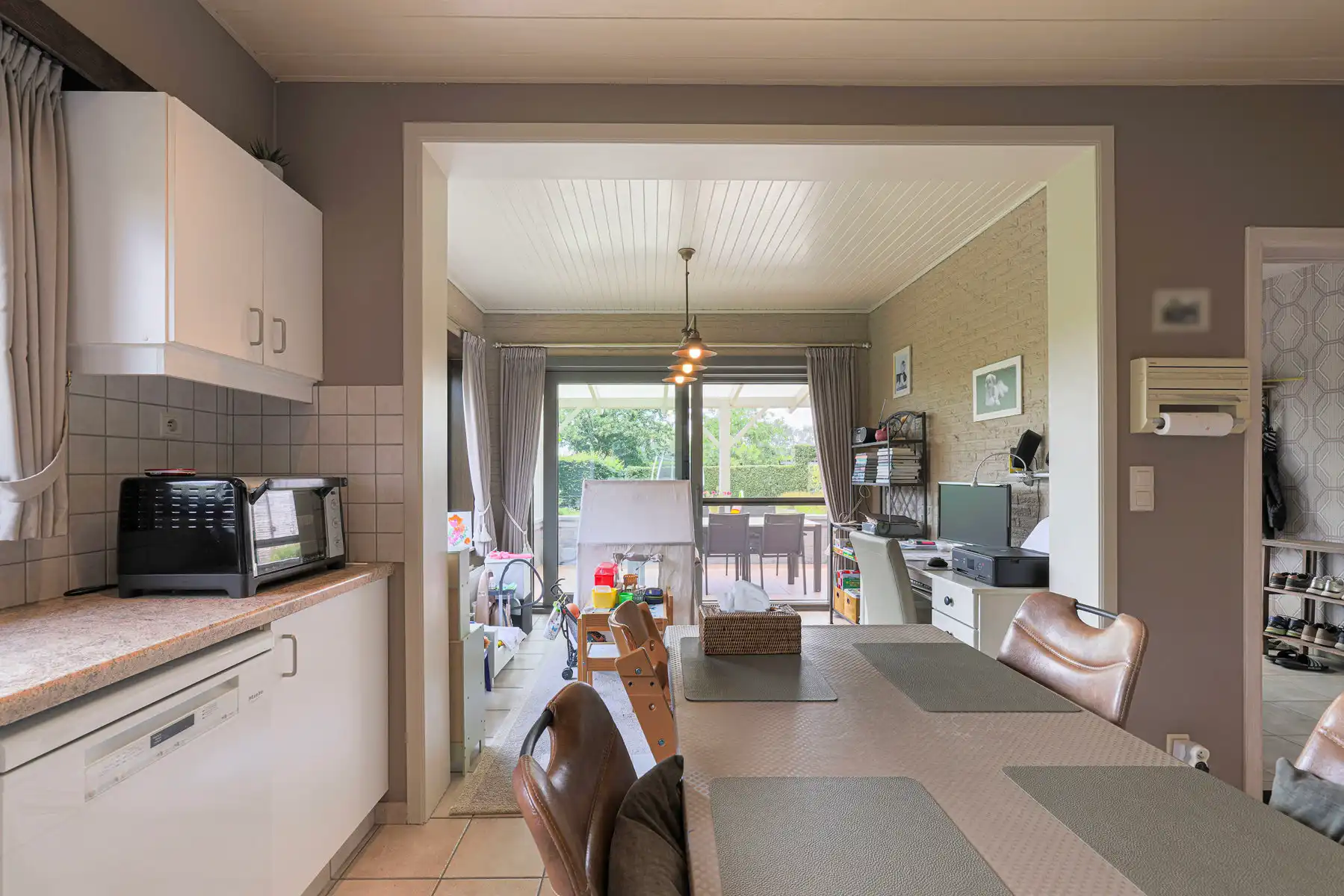 Instapklare woning met 3 slpkrs op een grond van 1.295m² foto 10
