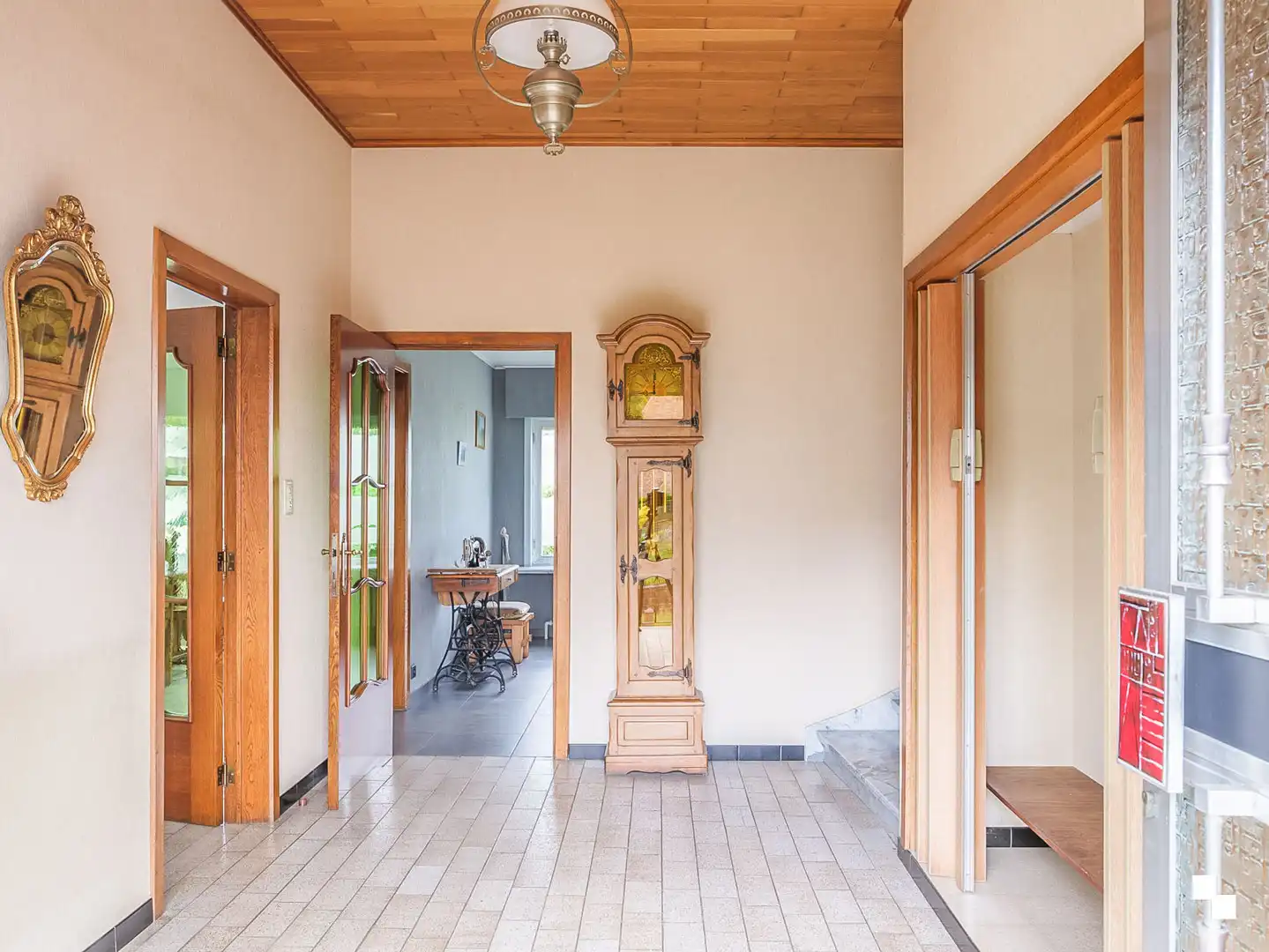 Op te frissen alleenstaande woning te koop in Merelbeke-Melle foto 3
