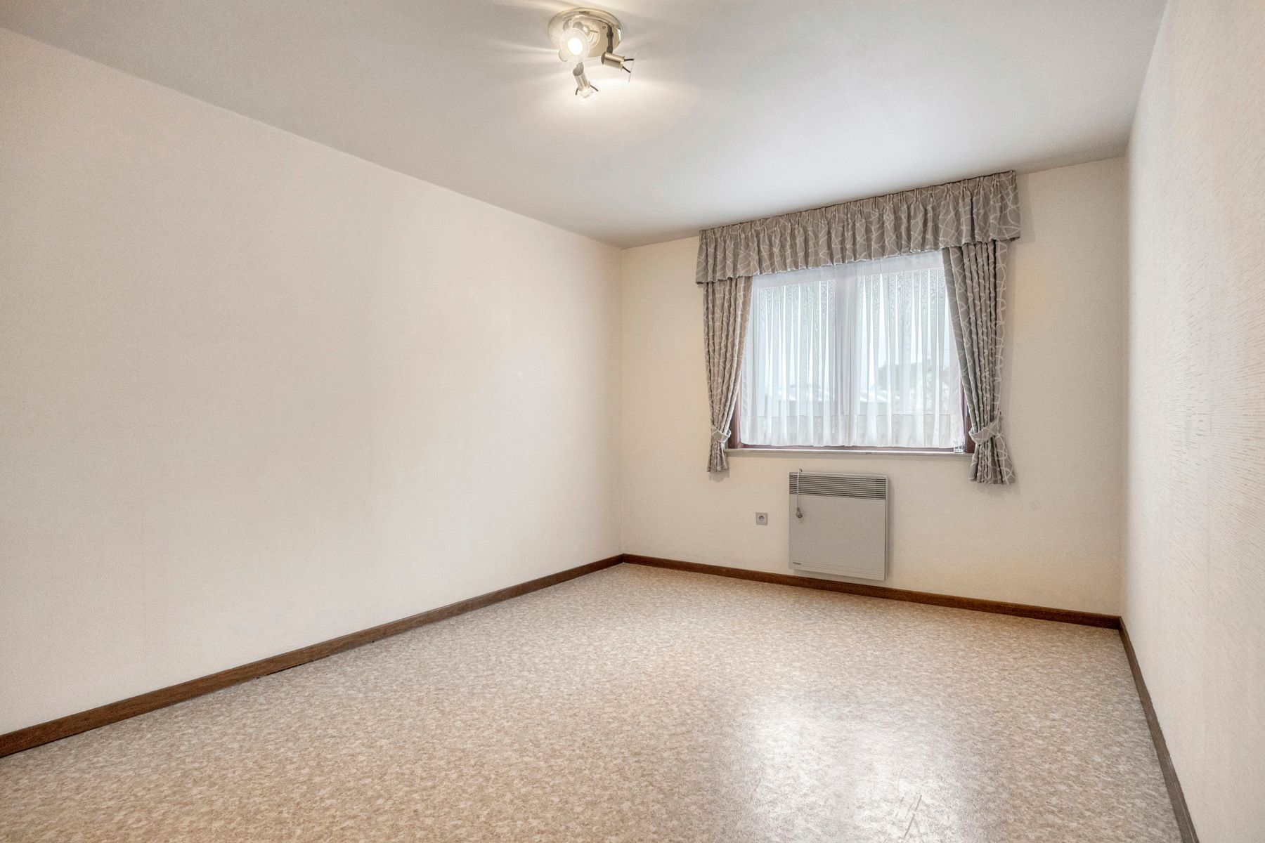 Instapklare woning met 3 slaapkamers en ruime tuin foto 18