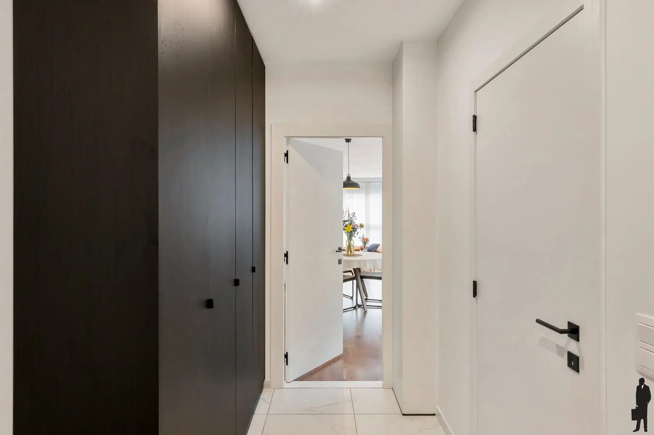 Instapklaar ruim gelijkvloers appartement in hartje Zurenborg foto 14