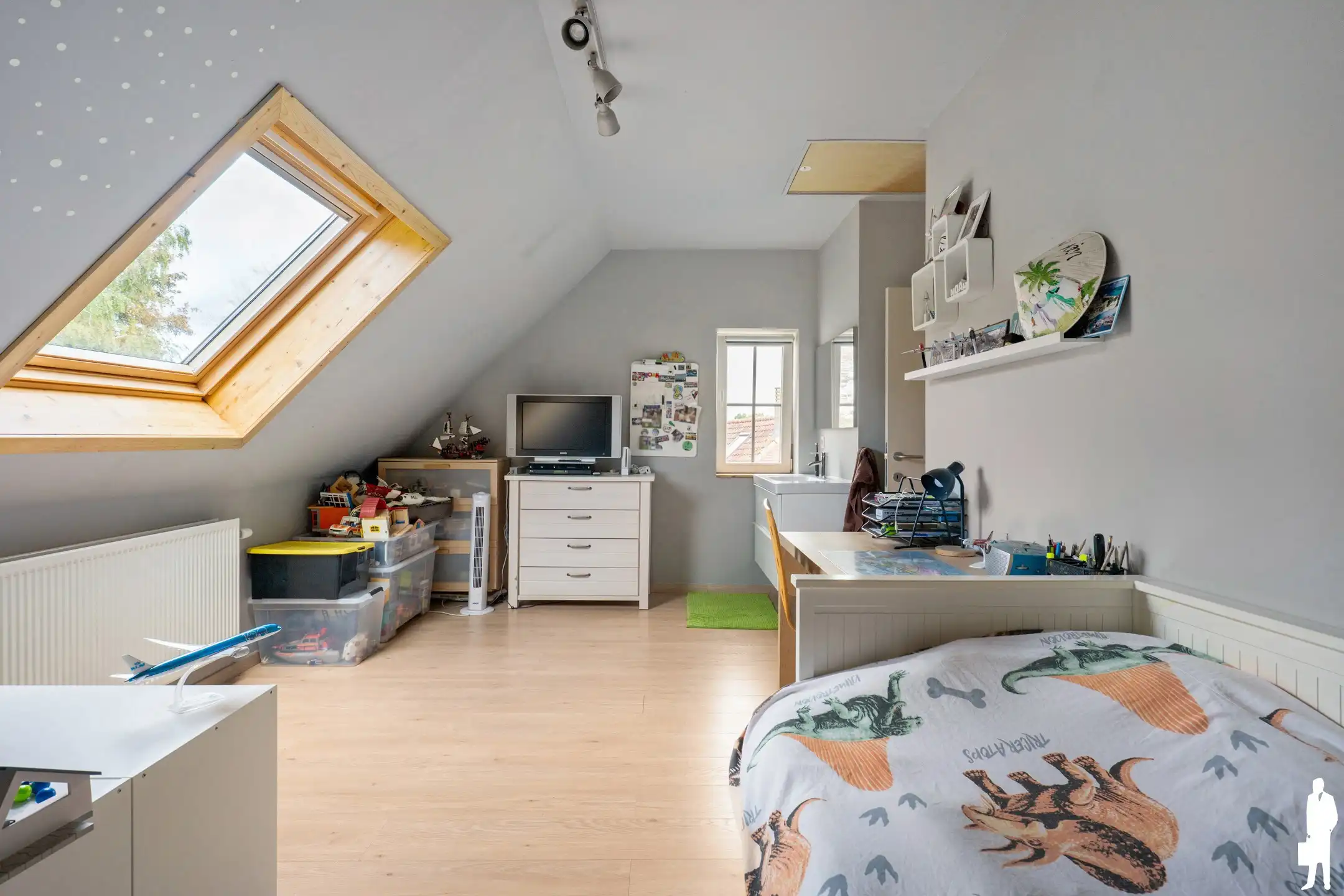 Ruime HOB met 4 slpk en prachtige tuin op toplocatie in Hove foto 27