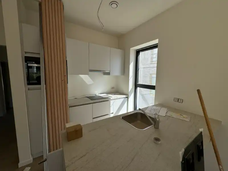 GLOEDNIEUW glvl app met 3 slaapkamers en tuin! foto 6