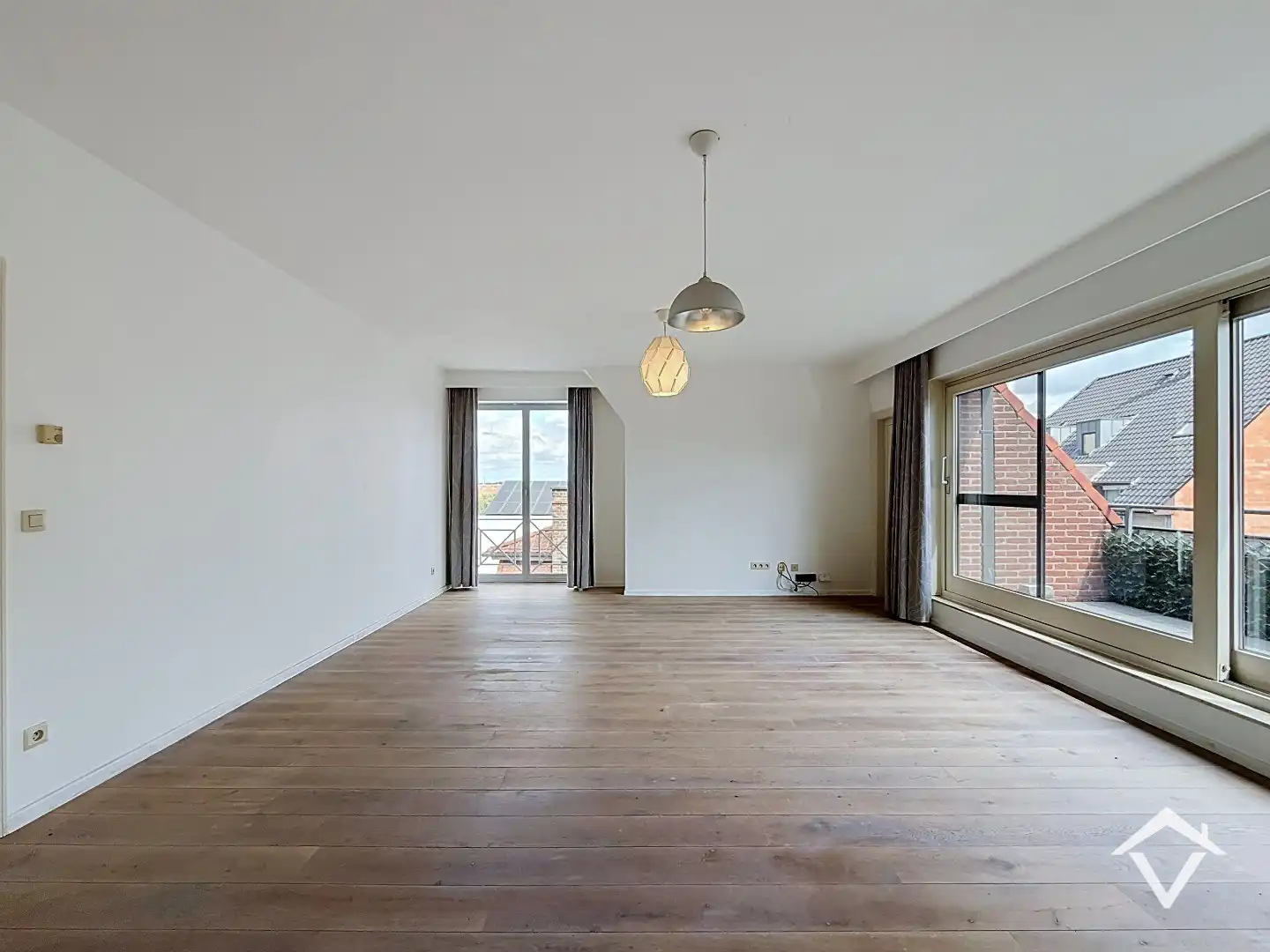 Ruim, gezellig dakappartement (EPC: B) met 3 slaapkamers en warmtepompen in centrum Roeselare  foto 3