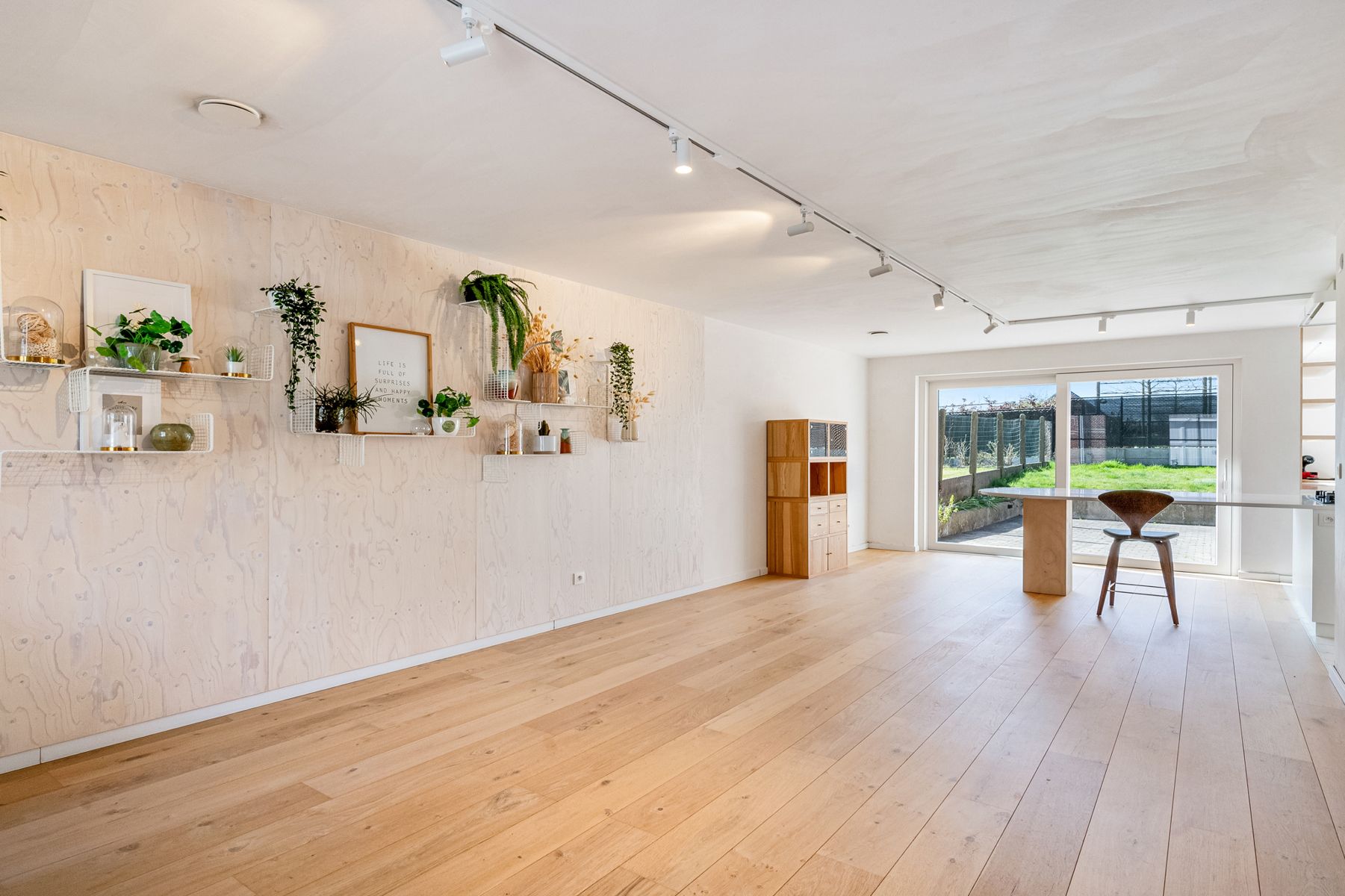 Stijlvolle energiezuinige gezinwoning 4slpk’s en tuintje! foto 3