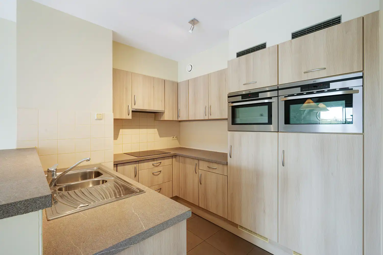Groot woonappartement (109m²) met terrassen in villa residentie foto 11